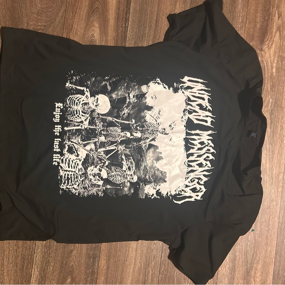 Black and White Short Sleeve Graphic Tee